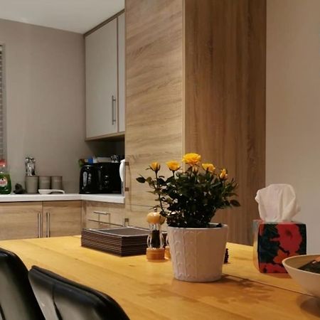 3 Bedroom Townhouse, Free Parking ยอร์ค ภายนอก รูปภาพ